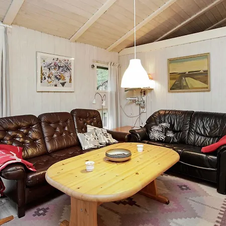 펜션 Three-bedroom Holiday In Farso 4